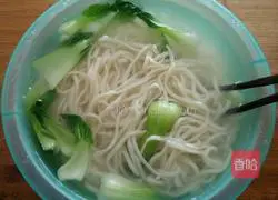 Illustration of how to make noodles with oyster sauce and tomato sauce 3