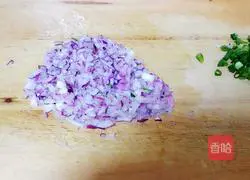 Onions and duck eggs Illustration of how to make fried rice 1