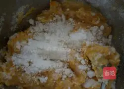 Illustration of how to make orange pumpkin cake 2