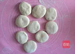 Illustration of how to make kohlrabi steamed buns 9