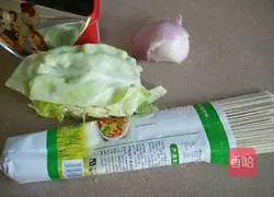 Illustration of Korean spicy sauce fried noodles 1