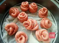 Illustration of how to make colorful rose steamed buns 15
