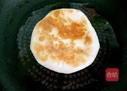 Illustration of how to make bacon flatbread 16