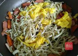 Illustration of how to make fried noodles 11