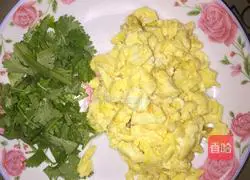 Illustration of how to make fried rice with shredded potatoes and eggs 1