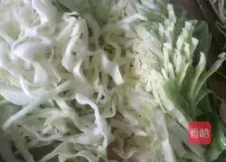 Illustration of how to make fried steamed buns with tomatoes and cabbage 1