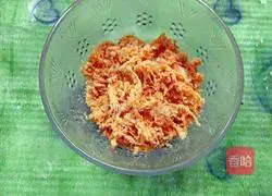 Illustration of how to make meat floss cakes 1