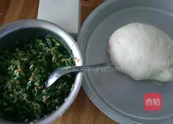 Illustration of how to make leek and pork buns 7