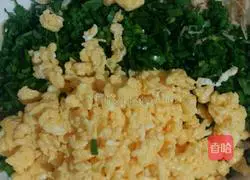 Illustration of how to make three fresh dumplings 2