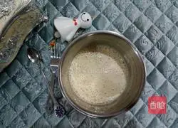 Illustration of how to make banana milk waffles 5