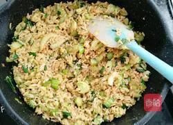 Cucumber, Green Vegetable and Egg Fried Rice Recipe Illustration 14