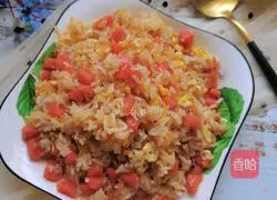 Illustration of how to make ham, sausage and egg fried rice 12