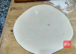 Illustration of how to make scallion pancakes 3