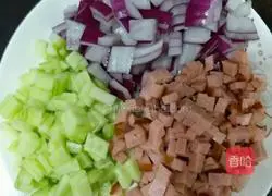 Illustration of how to make ham fried rice 1