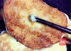 Illustration of how to make golden cumin steamed buns 8