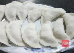 Cabage and Pork Dumplings Illustration of how to do it 7