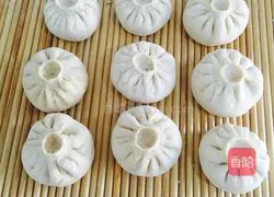 Illustration of how to make mutton buns 10