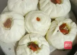 Illustration of how to make Steamed Buns with Osmanthus Sugar, Sesame and Plum Blossoms 5