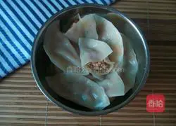 Illustration of how to make mushroom and meat dumplings 8