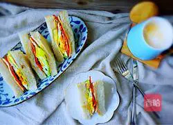 Illustration of making salami sausage sandwich 11