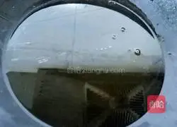 Illustration of how to make fried steamed bun slices 4