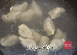 Illustration of how to make hazel mushroom and pork dumplings 7