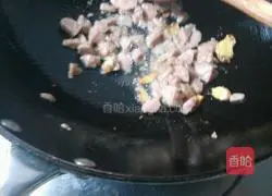 Illustration of how to make tomato and meatball noodles 4