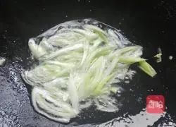 Illustration of how to make fried egg pancakes 4