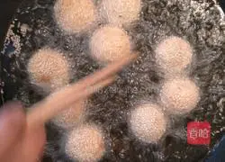 Illustration of how to make fried sesame dumplings 14