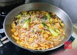 Illustration of how to make snail noodles 9