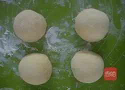 Illustration of how to make corn buns 7