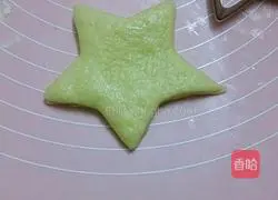 Illustration of how to make five-pointed star steamed buns 12