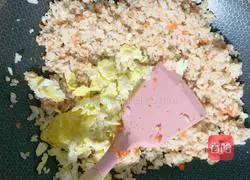 Baby complementary food for one week: Beef minced egg fried rice recipe illustration 9