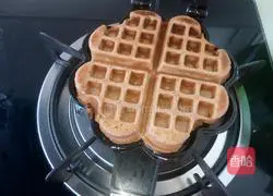 Illustration of how to make cocoa waffles 14