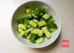 French salad dressing luncheon meat sandwiched with lotus leaf pancakes Practice illustration 3