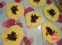 Illustration of how to make pumpkin buns 6