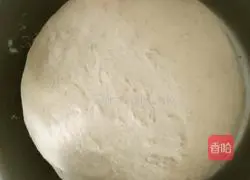 Illustration of how to cut steamed buns with a knife 1