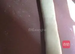 Illustration of how to make leek meat and mushroom buns 4