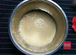 Illustration of how to make banana milk waffles 8