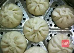 Illustration of making buns with fungus and pork stuffing 19