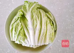 Illustration of how to make steamed buns with vegetarian stuffing 2