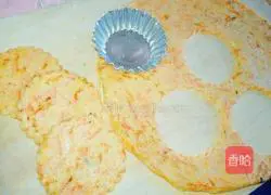 Illustration of how to make carrot and egg pancakes 7