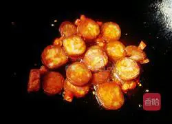 Illustration of braised sausage rice 5