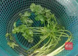  Illustration of how to make corn, coriander, sweet egg fried rice 2