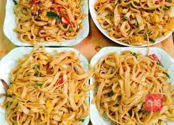 Illustration of how to make Juewei Egg Fried Noodles (Fried Noodles with Green Pepper and Eggs) 14