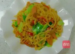 Illustration of how to make ham fried noodles 10