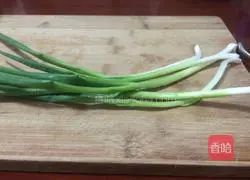 Illustration of how to make scallion pancake 8