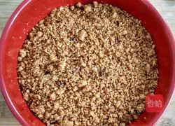 Illustration of how to make Chinese Valentine's Day cookies 9