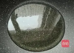 Illustration of how to make carrot and egg fried noodles 3