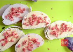 Illustration of how to make cheese steamed bun slices 4